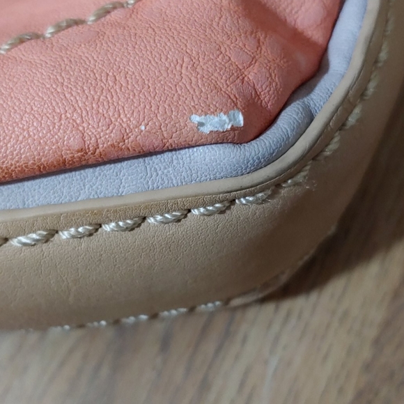 Shiraleah Chicago Leather Crossbody Bag - Picture 13 of 17